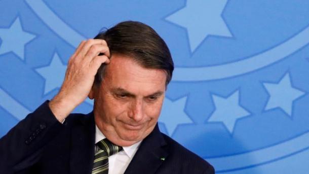 Bolsonaro diz que não tem recursos para combater o fogo na Amazônia