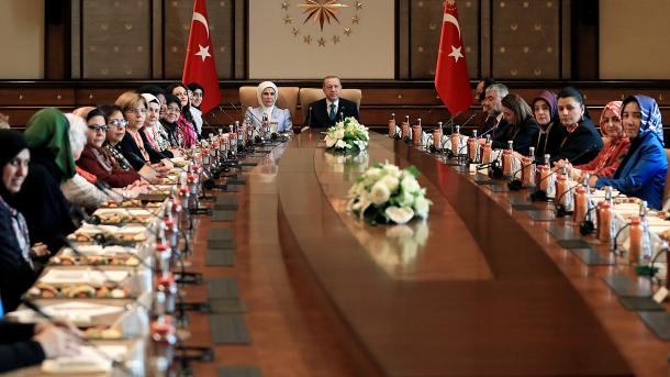 erdogan vicdan konvoyu.jpg