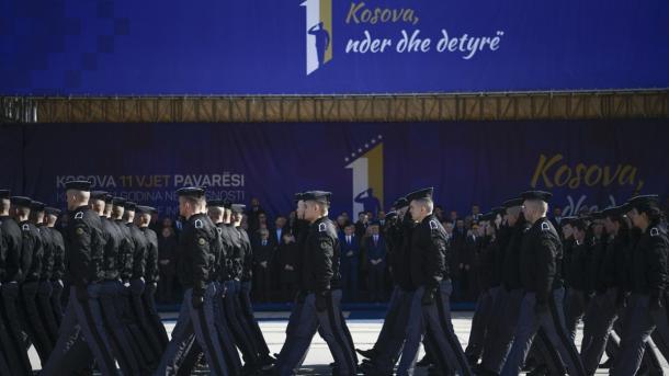 Kosova e festoi 11-vjetorin e pavarësisë me ushtri