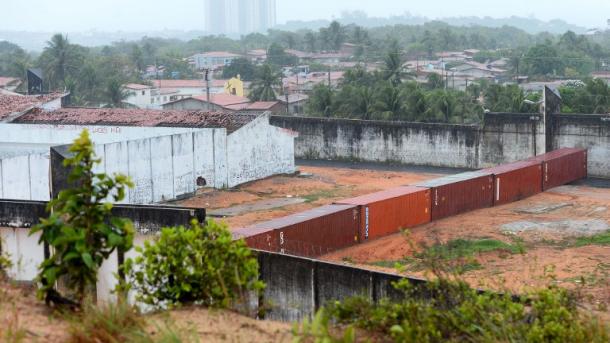 Confirmada fuga de 56 presos de prisão brasileira