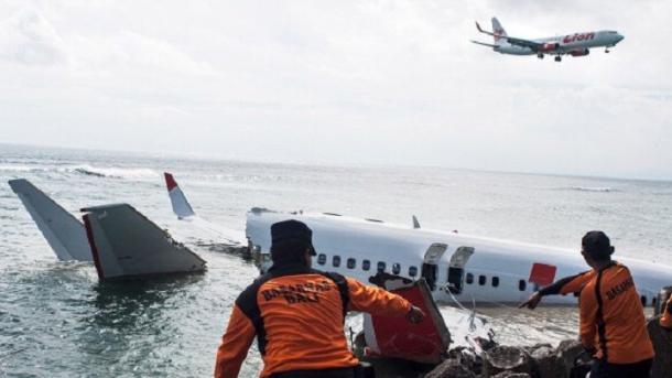 Indonezija: Avion sa 188 ljudi pao u more