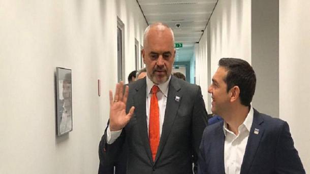 Shqipëri: Autoritetet zyrtare shpallin 52 shtetas grekë të padëshiruar në vend