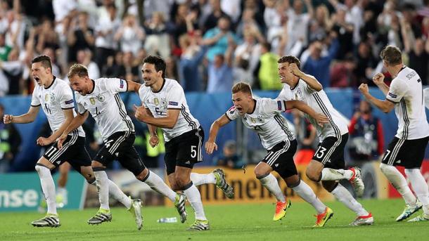 Gjermania në gjysmëfinale me golat e 11 metërshit