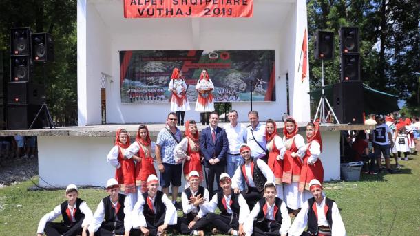 Kadri Veseli_Karadağ Arnavutlarla_1.jpg