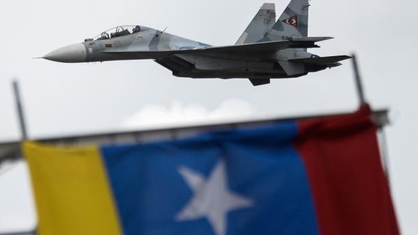 Venezuela realiza ensayo militar en el bicentenario de Discurso de Angostura de Bolívar
