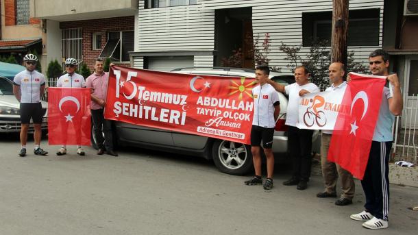 Makedonya-dan üç Türk 15 temmuz şehitleri için Üsküp-ten İstanbul-a pedal çevirecek_04.jpg