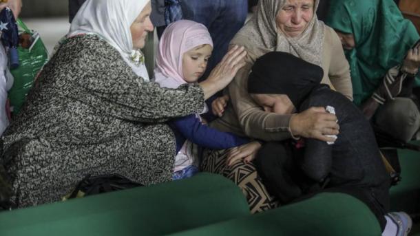 srebrenitsa kurbanlari, potocari1.jpg