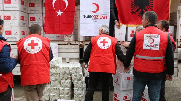 Turski AFAD dopremio humanitarnu pomoć civilima u Afrinu
