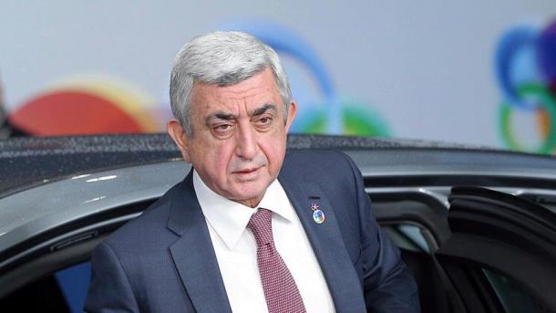 Ermenistanda Serž Sarkisýana garşy demonstrasiýalar geçirilýär