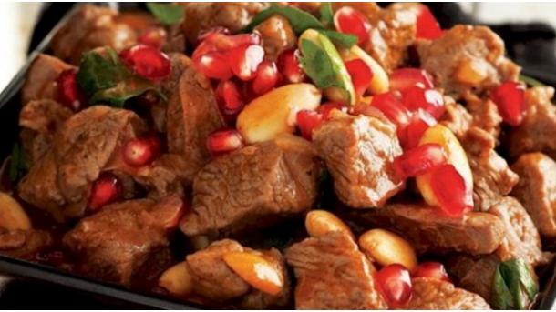 Жареное мясо с миндалём и зёрнами граната
