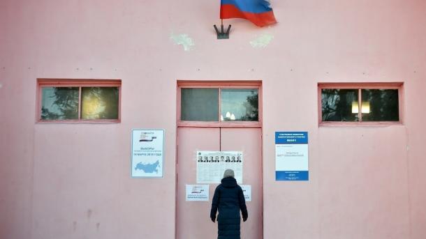 Rusi danas biraju predsednika, Putin očekuje četvrti mandat