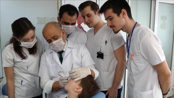 Turquie: Des cliniques dentaires mobiles pour les personnes handicapées