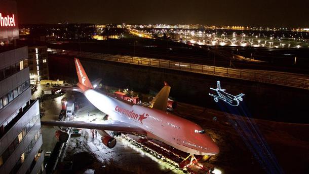 Deux turcs placent un Boeing 747 dans leur hôtel aux Pays-Bas