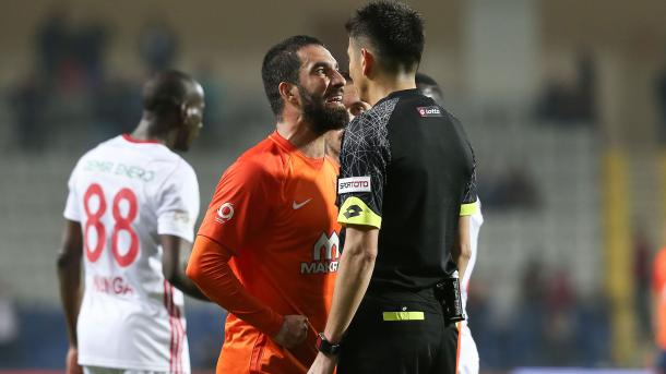 Turquie: Arda Turan écope d'une amende de 2,5 millions de TL par son club