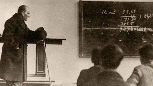 A e dini se udhëheqësi i madh Mustafa Qemal Ataturk ka shkruar një libër gjeometrie?