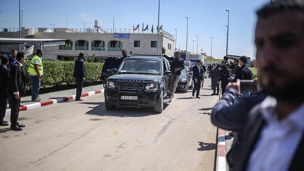 ハムダッラー・パレスチナ首相の車列に攻撃