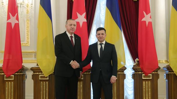 Törkiyä ilbaşınıñ Ukrainağa säfäre