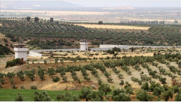 La Turquie continue à construire le mur de sécurité de 350 Km à sa frontière avec la Syrie