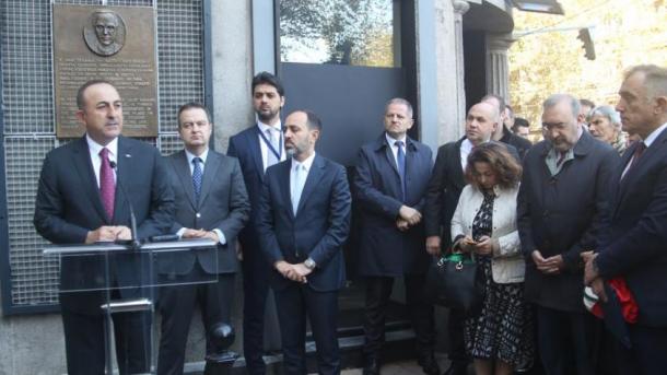 cavusoglu sirbistan anit1.jpg