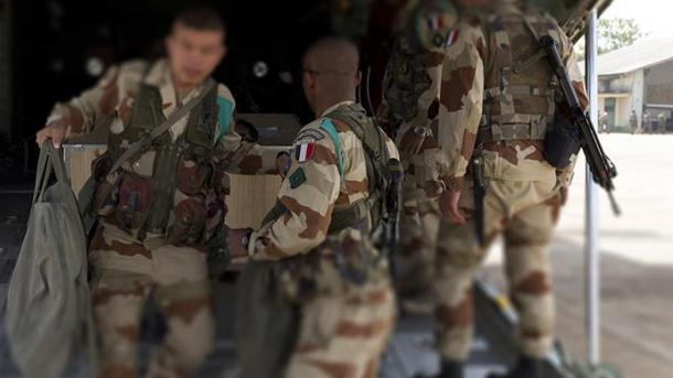 Soldati francesi cooperano con elementi terroristici di PKK in Siria
