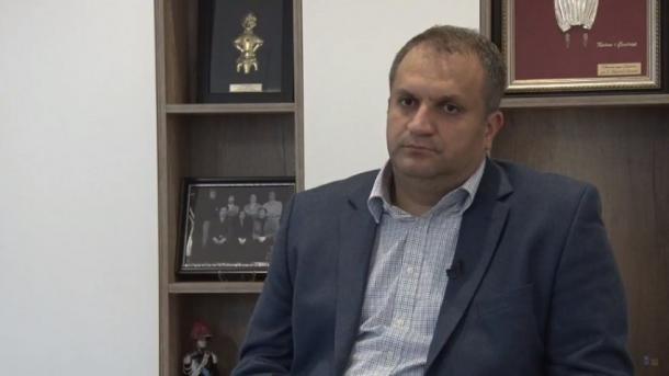 Shpend Ahmeti_VV-den ayrılıyor.jpg