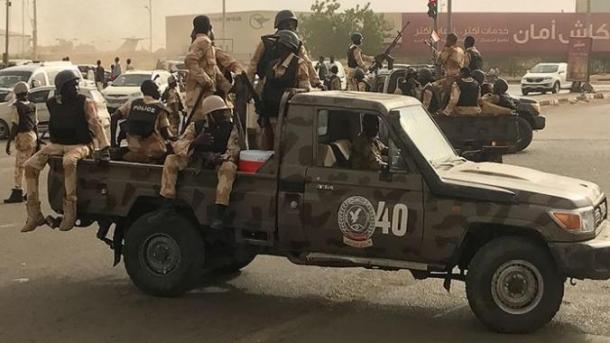 No Sudão, os membros da Al-Ikhwan foram convidados a deixar o país