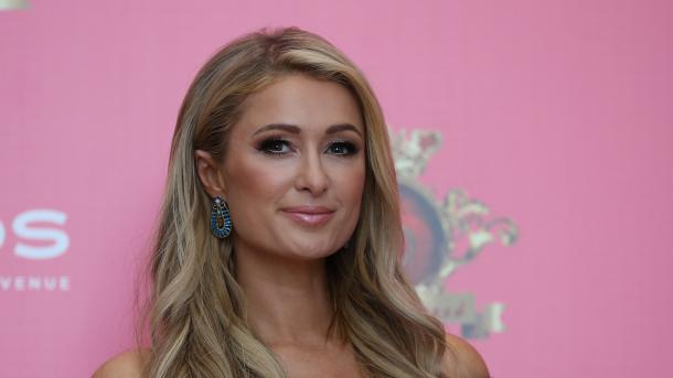 【ひらがな・カタカナ・ニュース】 パリス・ヒルトンが アンタルヤに きた