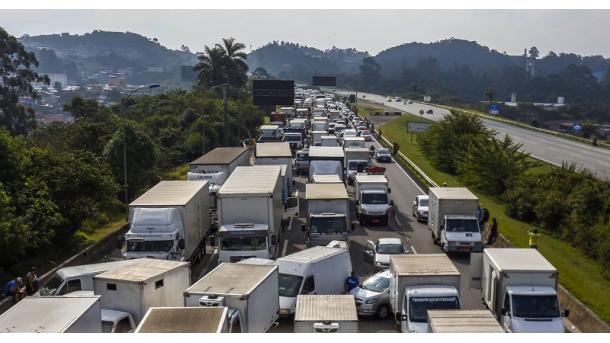 Brazil – Grevës së kamionistëve i bashkohet edhe Sindikata e Punëtorëve të Petrokimisë