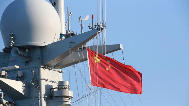 习近平以总指挥身份出席海上大阅兵