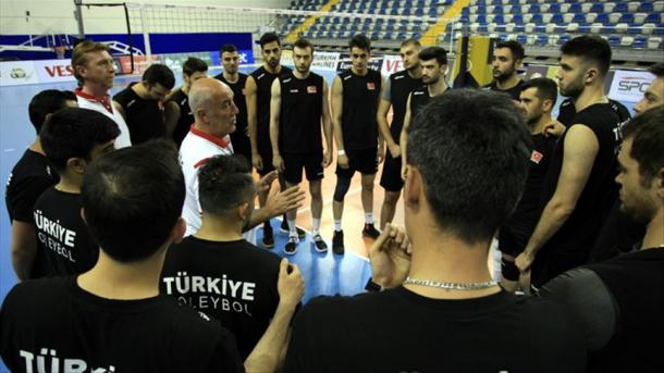 Turkiyaning erkaklar voleybol terma jamoasi ertaga Slovakiya bilan bellashadi