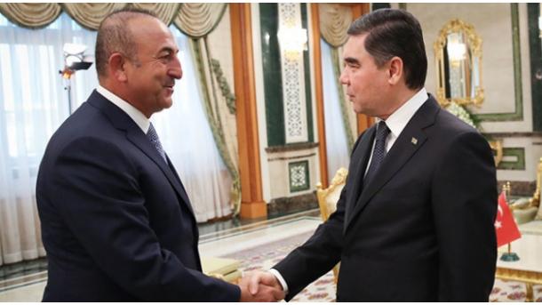 Çavuşoğlu chega ao Turquemenistão