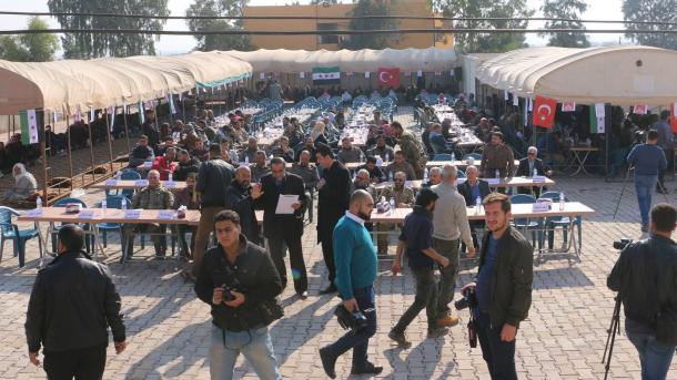 Las tribus de Manbij apoyan el esfuerzo de Turquía para expulsar al YPG/PKK de la zona