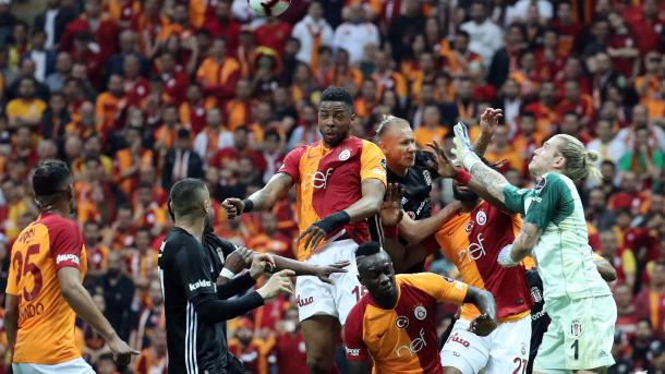 Galatasaray pobijedio Bešiktaš i izbio na vrh tabele
