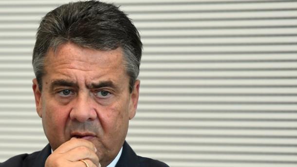Gabriel: SPD-Mitglieder sollen über große Koalition entscheiden