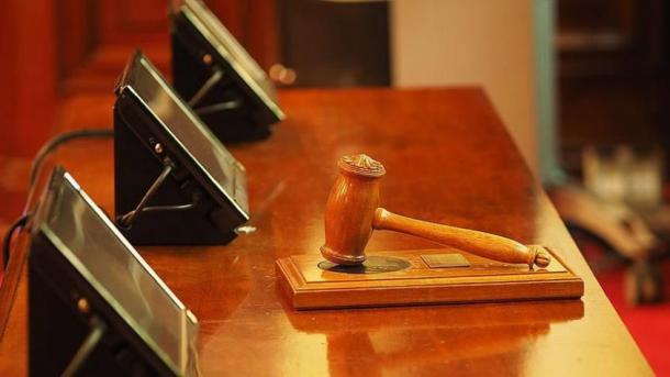 Tribunal Constitucional de España suspende resolución sobre referendo de independencia en Cataluña