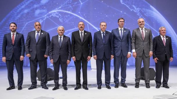 Koment – Rënia e çmimit të naftës, Turqia zhvillon punime për të përfituar nga rasti