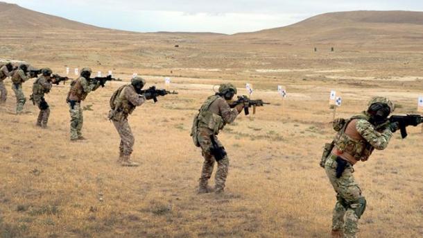 “Kawkaz bürgüdi” harby türgenleşigi dowam edýär