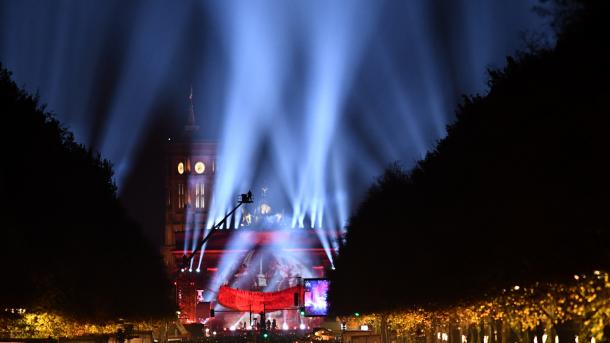 berlin duvarinin yikilisi3.jpg
