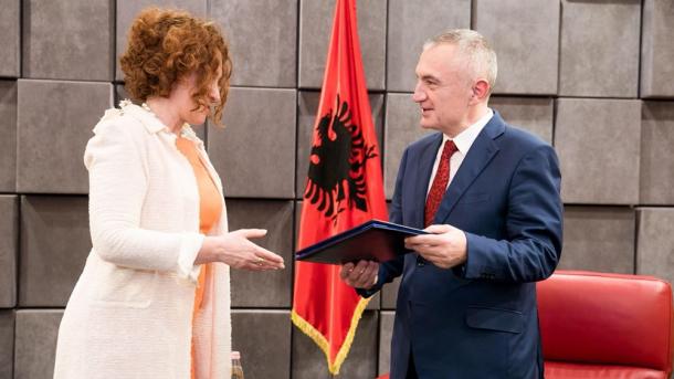 Romana Vlahutin_Ilir Meta.jpg