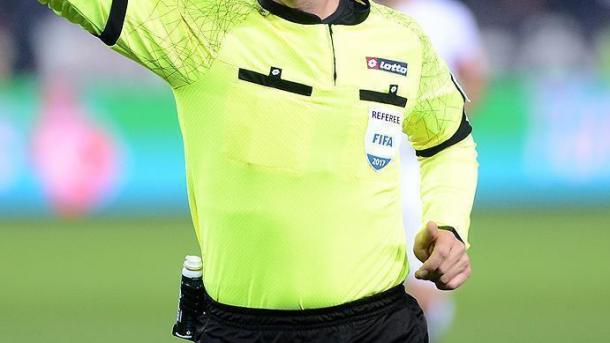 Un árbitro saudí del Mundial, suspendido de por vida del fútbol
