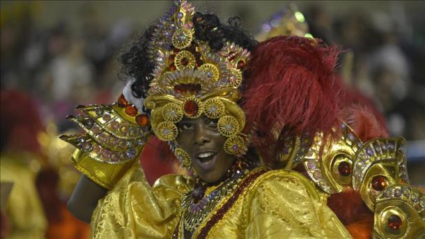 Brésil : «L’esclavage est-il terminé?» demandent les écoles de samba