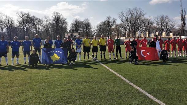 Ndeshja Turqi-Kosovë e veteranëve të futbollit për 11-vjetorin e pavarësisë