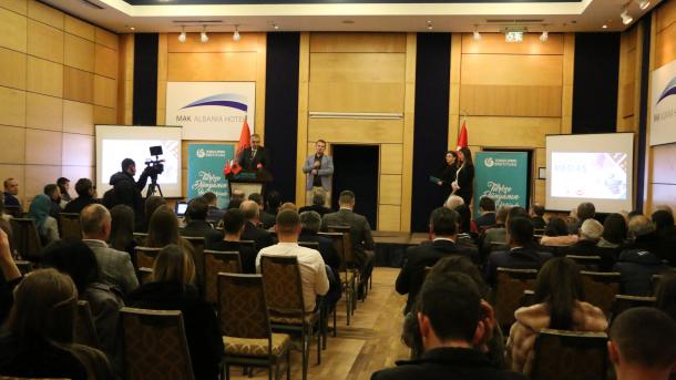 Tiran-da Medya Akademisi programına katılanlara sertifikaları verildi_3.jpg