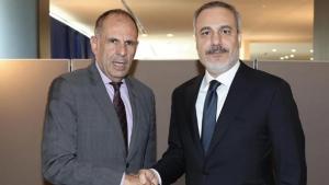 دیدار و گفتگوی وزرای خارجه ترکیه و یونان در لندن