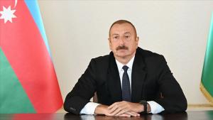 فضولی شهری آزات ادیلدی