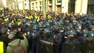 Miles de agentes blindan París en una movilización de los Chalecos Amarillos con menos incidentes