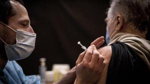 France/Covid-19 : Le gouvernement salue la réussite de la campagne de vaccination et allège les rest