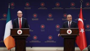Ministar Čavušoglu ugostio kolegu iz Irske, Simona Coveneya