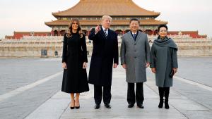 Kétnapos látogatásra Kínába érkezett Donald Trump amerikai elnök