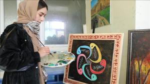 نقاشی؛ تنها امید زنان جوان افغانستانی برای کسب درآمد